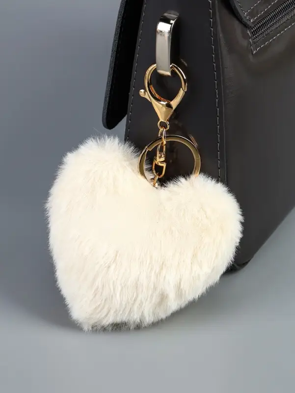 Пушистик на кольце "Сердце с жемчужной подвеской" белый 13х9 см