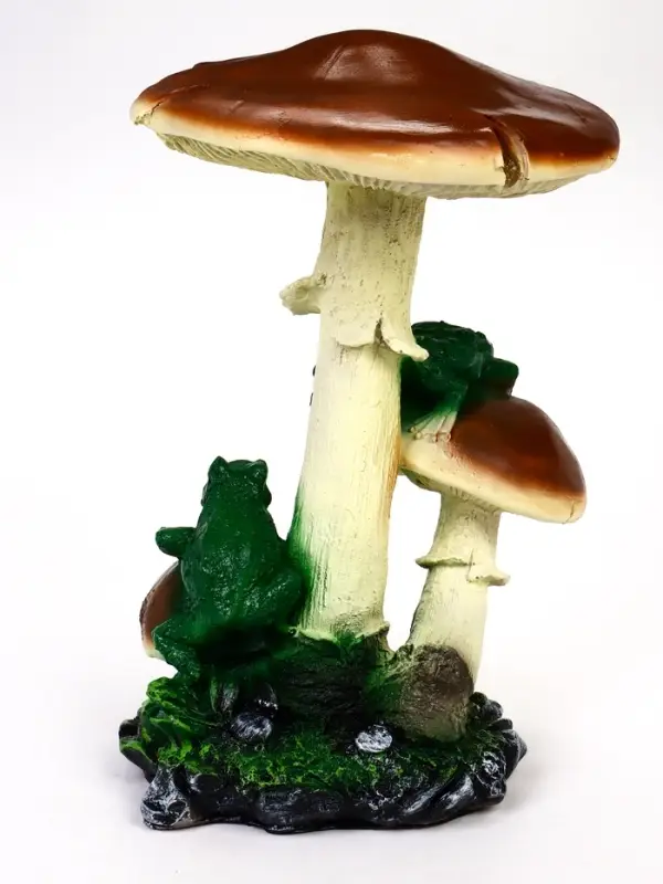 Садовая фигура 43 х_ х _ см зеленый полистоун Гриб тройной с двумя лягушками