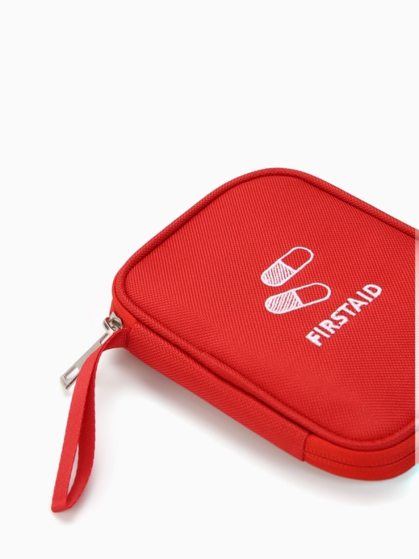 Косметичка Аптечка, 11*2,5*14, отд на молнии, красный