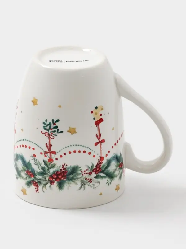 Кружка Доляна «Новогодние подарки», 330 мл, фарфор, белая Кружка Доляна «Новогодние подарки», 330 мл, фарфор, белая