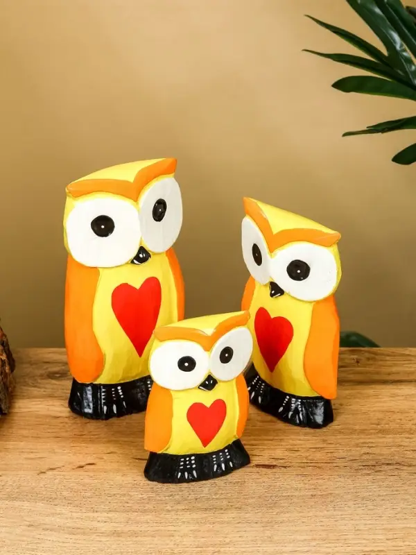 Набор сувенирный «Совята с сердечком», h=15 см, h=12.5 см, h=9.5 см, дерево, оранжево-желтый