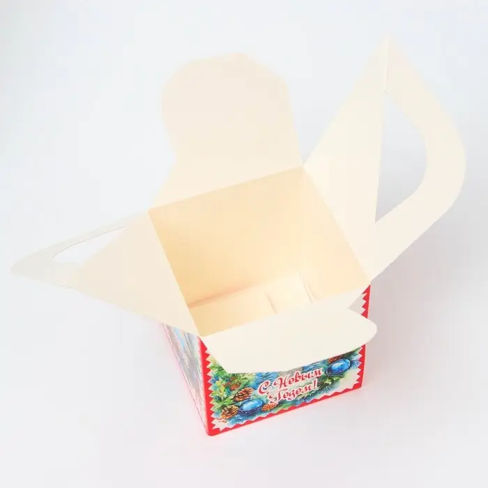 Подарочная коробка Новогодняя Кубик большой «Еловый Венок» 12×12×12 см Подарочная коробка Новогодняя Кубик большой «Еловый Венок» 12×12×12 см