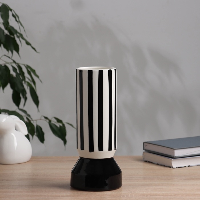 Ваза керамика настольная Ваза керамика настольная "Пикассо" (ручная роспись) полосы узор, 26х11 см, чёрно-белый