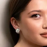 Серьги клипсы для ушей QF &laquo;Винтаж&raquo;, белая в чернёном серебре
