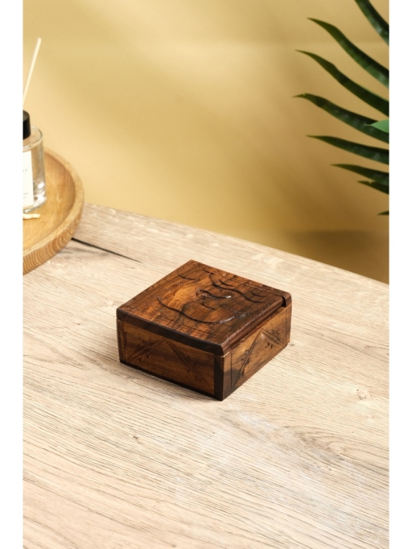 Шкатулка резная  Шкатулка резная "Дельфин" дерево соно, 10х10х5 см