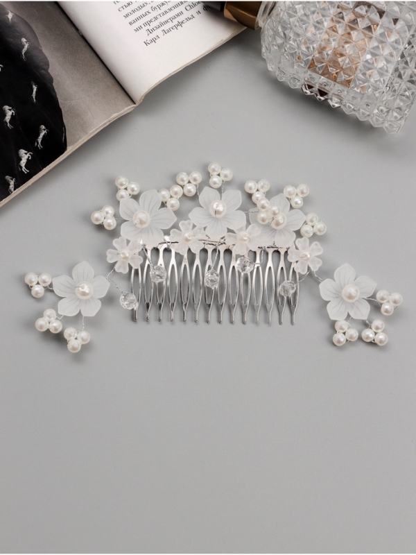 Гребень для волос Гребень для волос "Эмилия" цветник бусинки, 13х6 см, белый