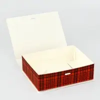 Складная новогодняя коробка-книга &laquo;Уютная классика&raquo;, 16.5&times;12.5&times;5 см
