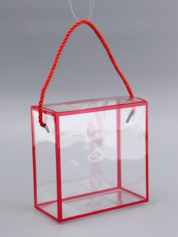 Коробка из PET с ручками, красная, 14 х 14 х 7 см Коробка из PET с ручками, красная, 14 х 14 х 7 см