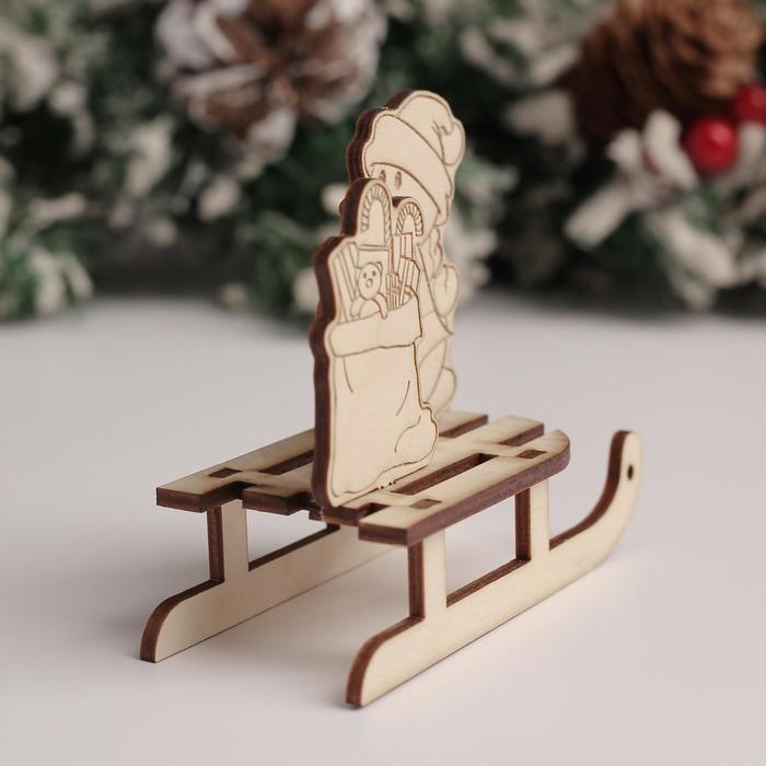 Сувенир Санки Сувенир Санки "Снеговик+подарок", 10х8,5х4,7 см