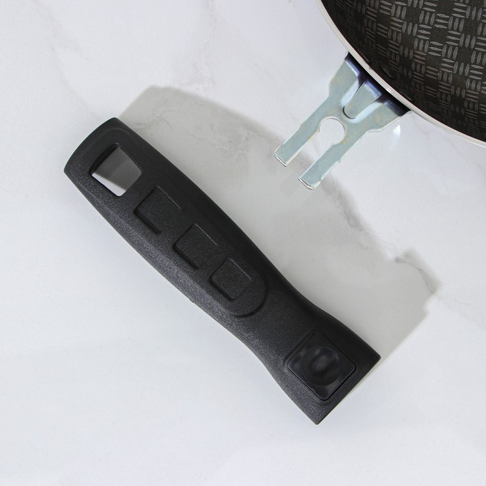 Сковорода «Хозяюшка», d=20 см, съёмная ручка, стеклянная крышка, антипригарное покрытие, цвет бордовый Сковорода «Хозяюшка», d=20 см, съёмная ручка, стеклянная крышка, антипригарное покрытие, цвет бордовый