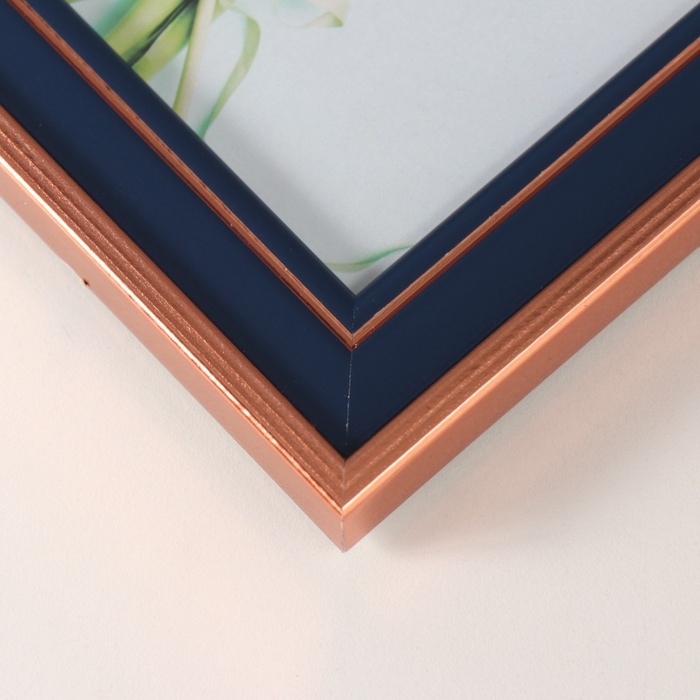 Фоторамка пластик 10х15 см Фоторамка пластик 10х15 см "Тёмно-синяя с медной обводкой" 1,4х13х18 см