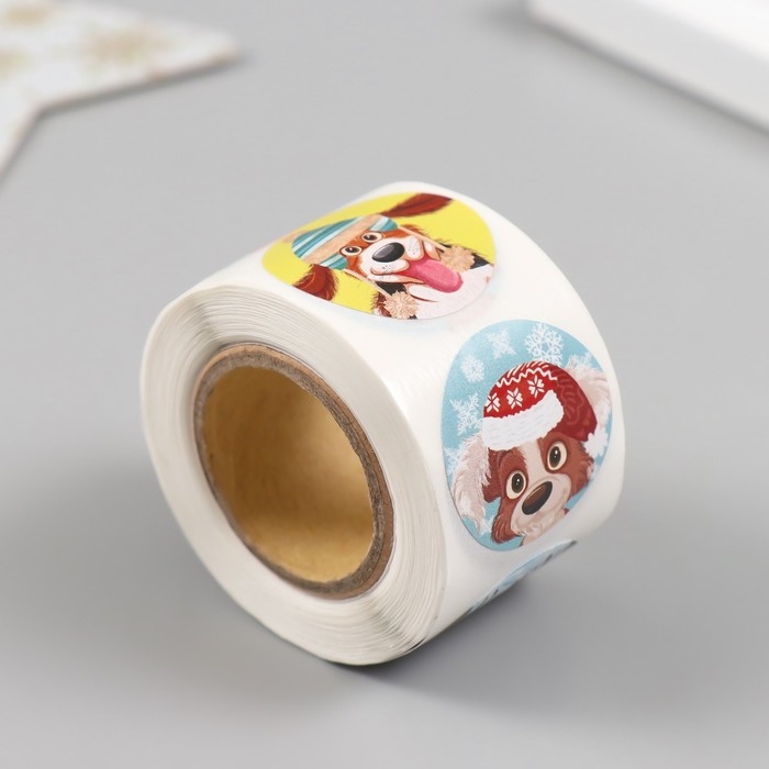 Наклейка бумага Наклейка бумага "Котики и пёсики со снежинками" d=2,5 см 252 шт в рулоне