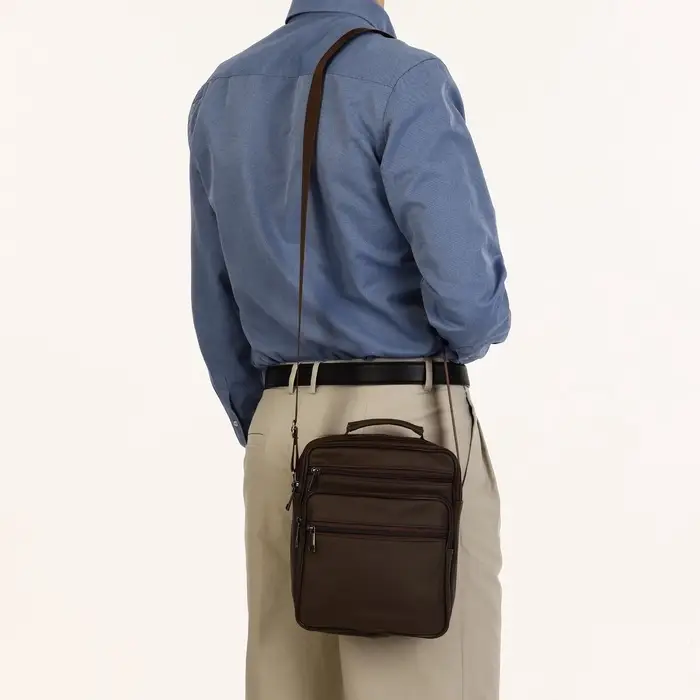 Сумка кросс-боди мужская на молнии, с ручкой, 3 наружных кармана, 19&times;8.5&times;25 см, коричневая