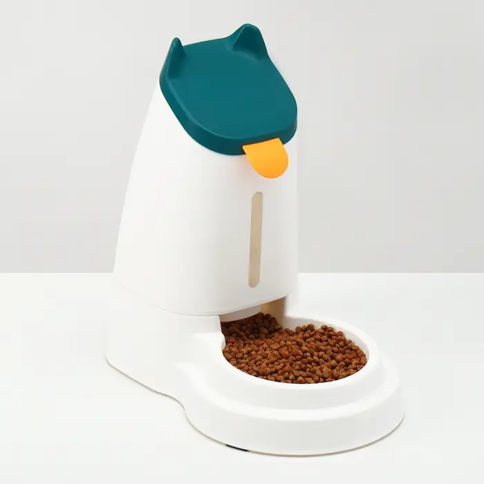 Автокормушка 3,8 л, нескользящие ножки, белая Автокормушка 3,8 л, нескользящие ножки, белая