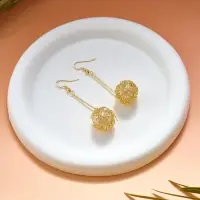 Серьги висячие &laquo;Шар плетёный&raquo;, белые в золоте, 6.5 см