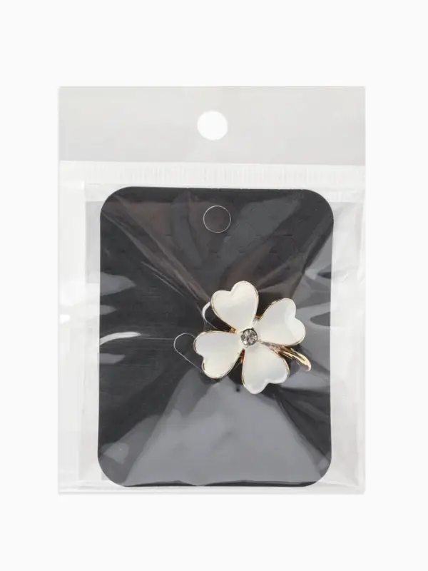 Брошь &laquo;Клевер&raquo; матовая, цвет белый в золоте