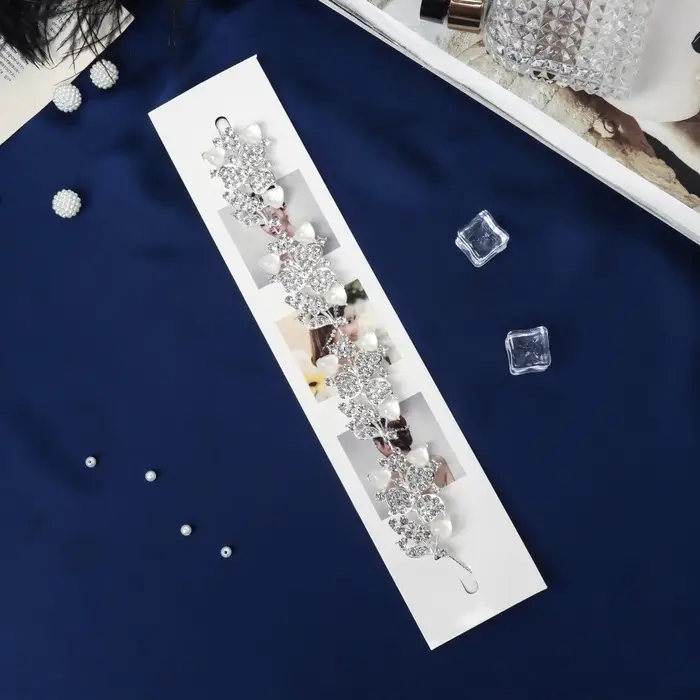 Аксессуар для волос &laquo;Леона&raquo;, лепестки, 26 см, серебро