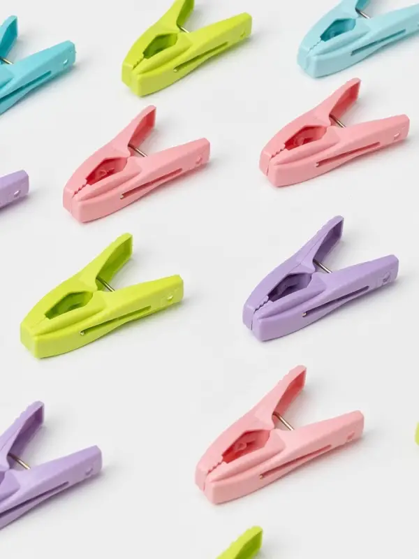 Прищепки для белья в синей корзинке Доляна, 6 см, 20 шт., МИКС