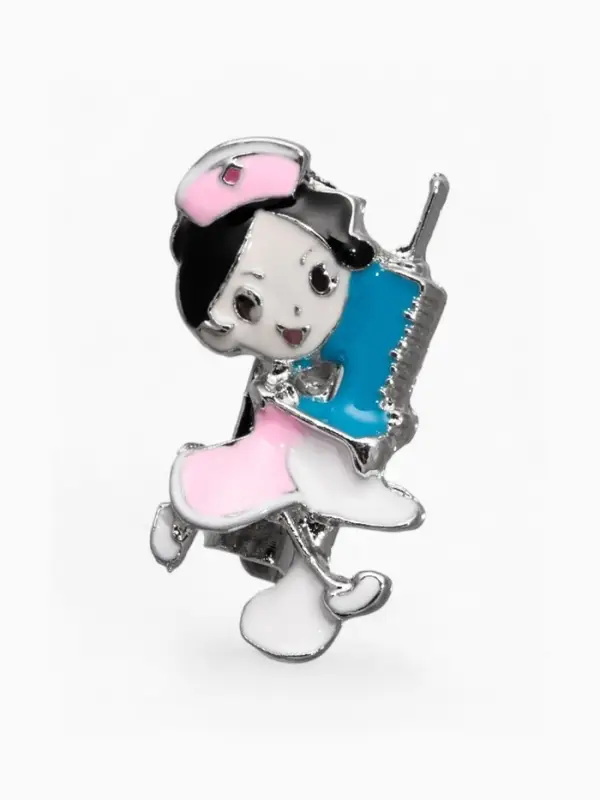 Брошь &laquo;Медсестра&raquo;, с уколом, цветная в серебре