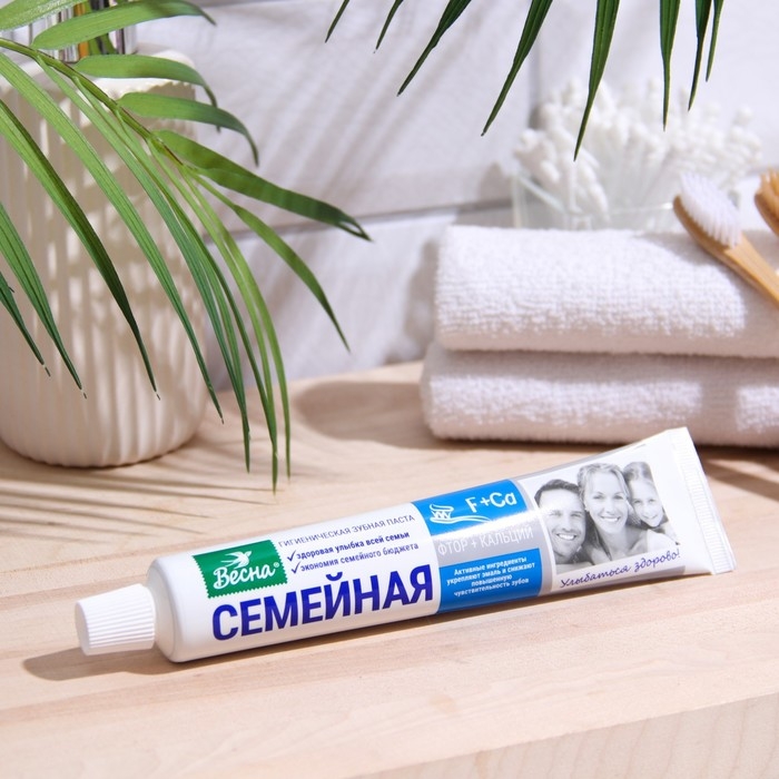 Зубная паста Весна Семейная фтор + кальций, 90 г Зубная паста Весна Семейная фтор + кальций, 90 г