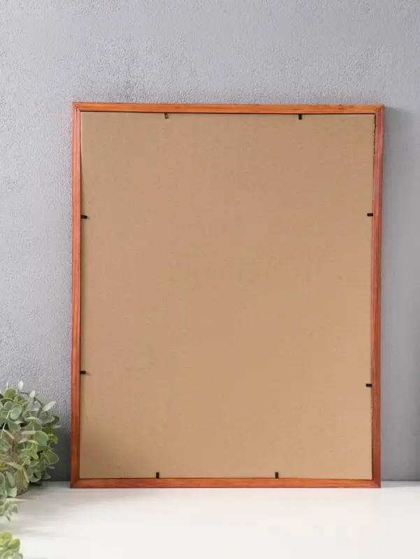 Фоторамка дерево 40х50 см, орех №2 (пластиковый экран)