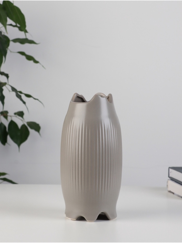 Ваза керамика настольная Ваза керамика настольная "Вайолэт" 20х8,5 см, серый