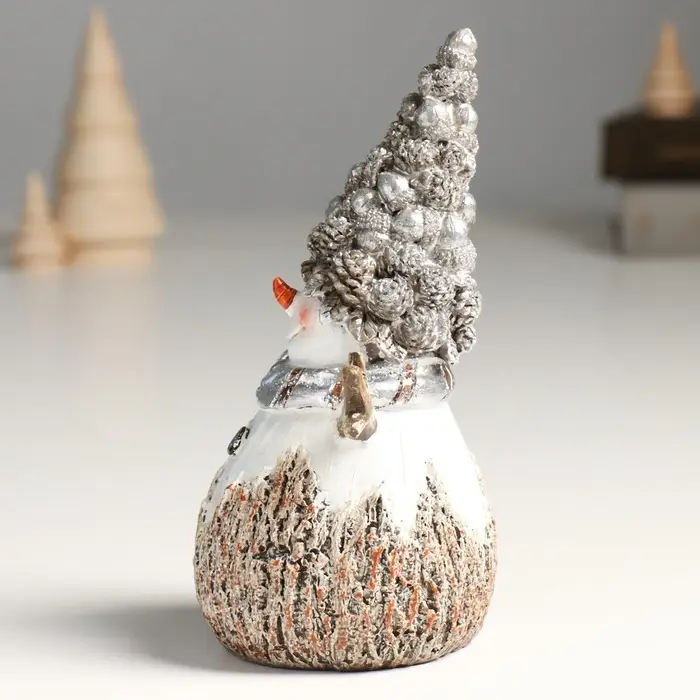 Сувенир полистоун &laquo;Снеговик в колпаке из шишек и жёлудей&raquo; 10&times;8&times;17 см