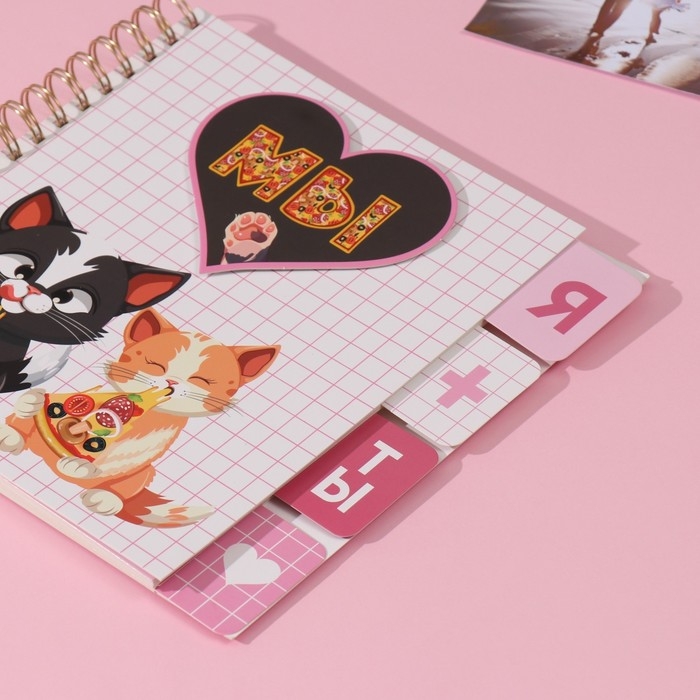 Фотоальбом на спирали 20 листов  Фотоальбом на спирали 20 листов "Котики с пиццей" объёмный элемент + 4 вкладки 24х24 см