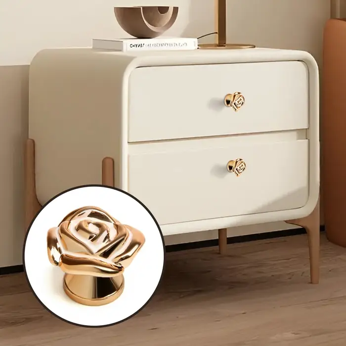 Ручка-кнопка CAPPIO Rose 01, белая с золотым Ручка-кнопка CAPPIO Rose 01, белая с золотым