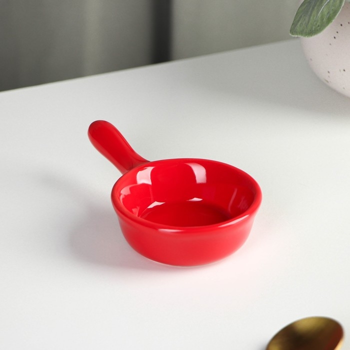 Соусник керамический с ручкой Доляна «Классика», 30 мл, 10×6 см, цвет красный Соусник керамический с ручкой Доляна «Классика», 30 мл, 10×6 см, цвет красный