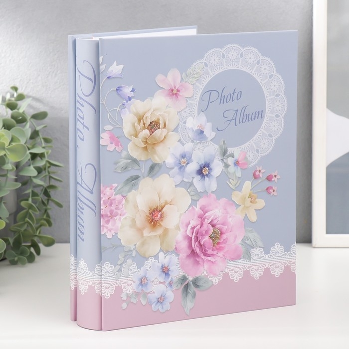 Фотоальбом на 200 фото 10х15 см Фотоальбом на 200 фото 10х15 см "Бабочки в цветах" в коробке МИКС 26,5х20,5х5,5 см