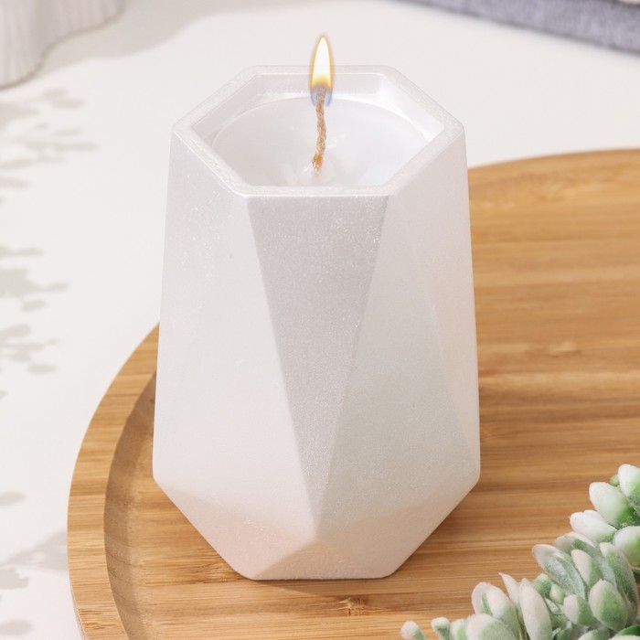 Свеча  Свеча "Ваза. Мрамор" в подсвечнике из гипса с гранями,7х10см,белый перламутр