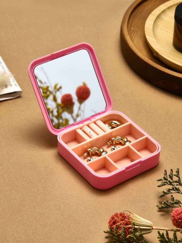 Органайзер для хранения украшений с зеркалом «Шкатулка портативная», 9*9*2,5см, цвет розовый Органайзер для хранения украшений с зеркалом «Шкатулка портативная», 9*9*2,5см, цвет розовый