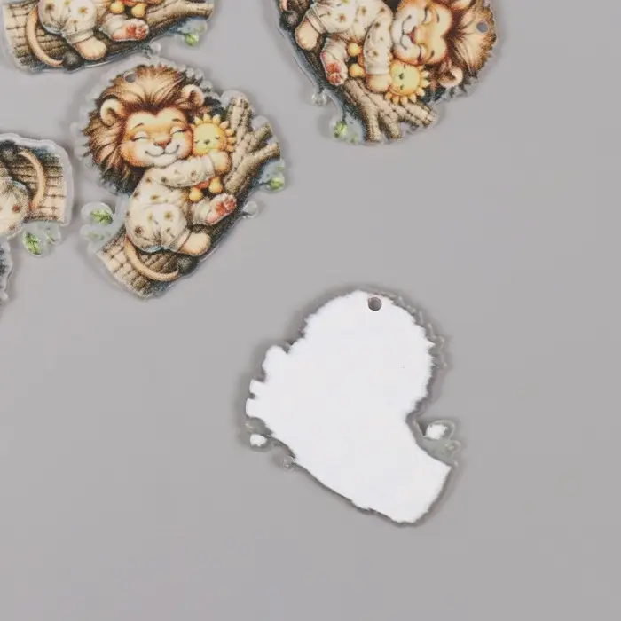 Декор для творчества акрил Декор для творчества акрил "Львёнок в пижамке сладко спит на брёвнышке" 3х3х0,2 см