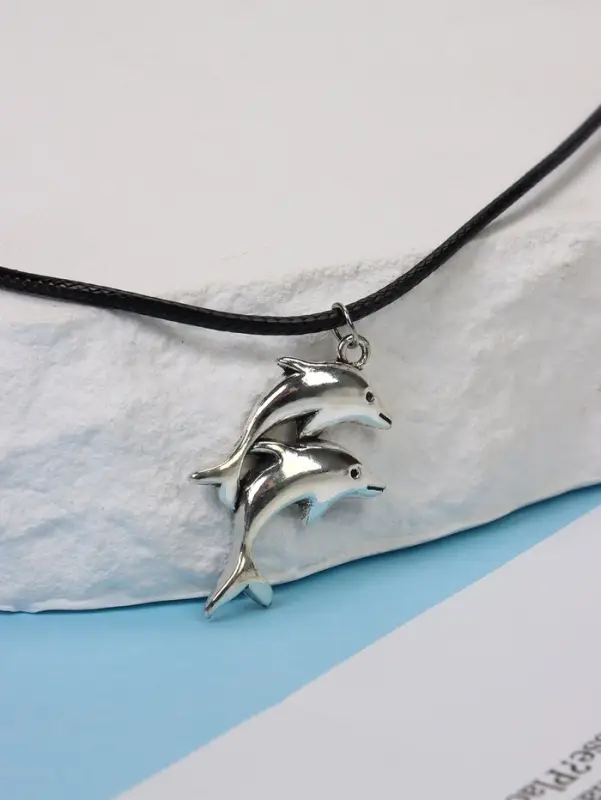 Кулон на шнурке &laquo;Дельфины&raquo;, цвет чернёное серебро на чёрном шнурке, 45 см