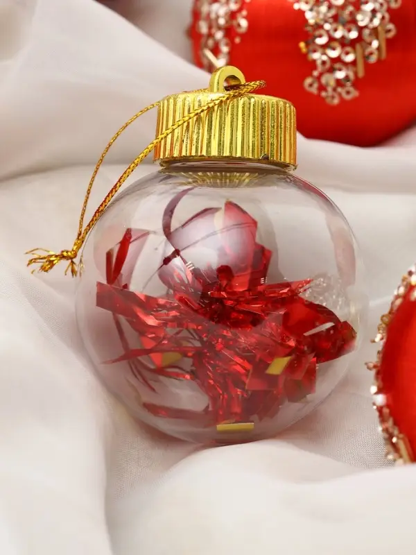 Набор шаров пластик d-6 см, 9 шт Набор шаров пластик d-6 см, 9 шт "Капризы зимы" красный