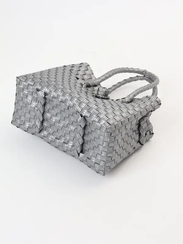 Сумка плетёная пластиковая, 23&times;11&times;30 см, серебристая
