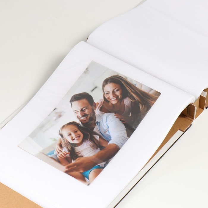 Фотоальбом на 52 фото 15х20 см Фотоальбом на 52 фото 15х20 см "Цветы нарисованные маслом" дерево, блеск 4х17,4х25 см