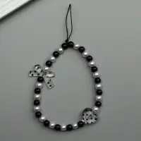 Брелок на карабине "Бант и сердце" черно-белый 14,5 см