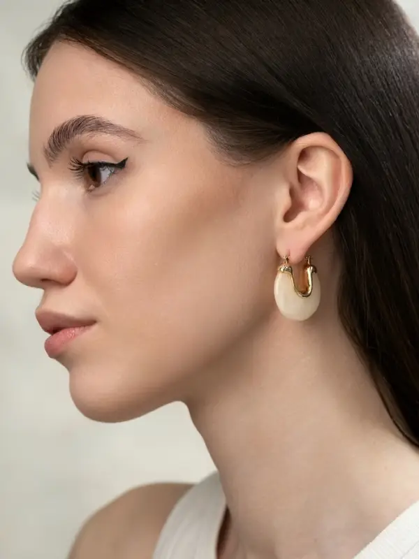 Серьги большие &laquo;Стиль. Подкова&raquo;, акрил, белые в золоте