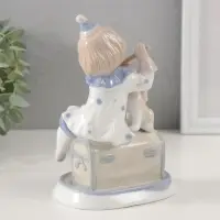 Сувенир керамика "Клоун на сундуке с собакой" 8,7х11х15 см