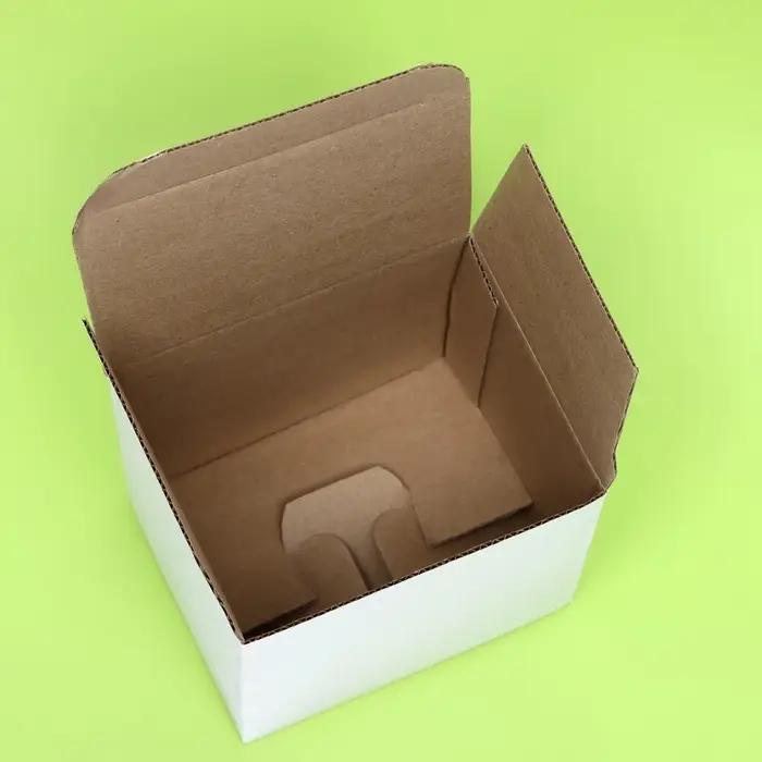 Коробка под кружку, без окна, белая 12×9.5×12 см Коробка под кружку, без окна, белая 12×9.5×12 см