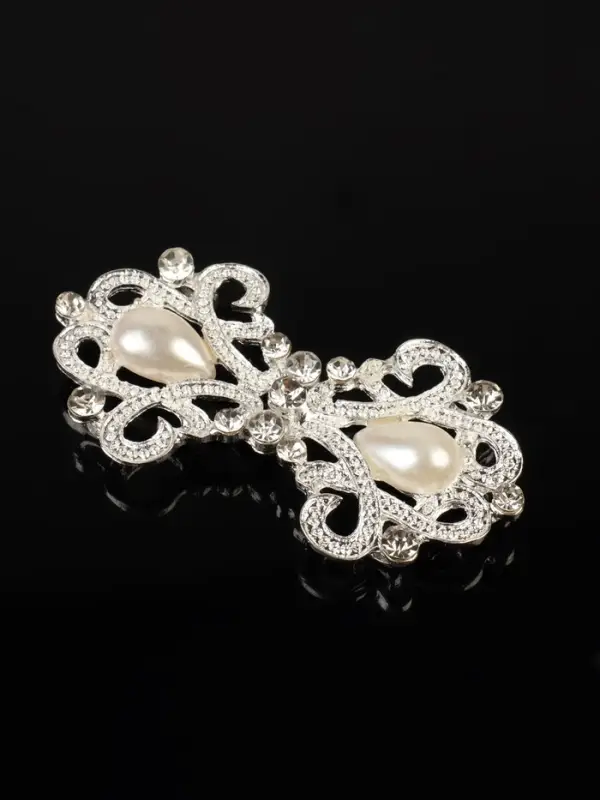 Декоративная застёжка &laquo;Узор&raquo;, 6.5&times;3.5 см, цвет белый