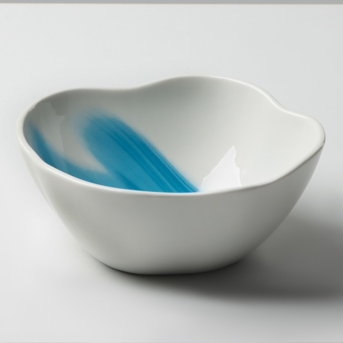 Салатник керамический неровный край «Разводы», 600 мл, 17 см, цвет белый