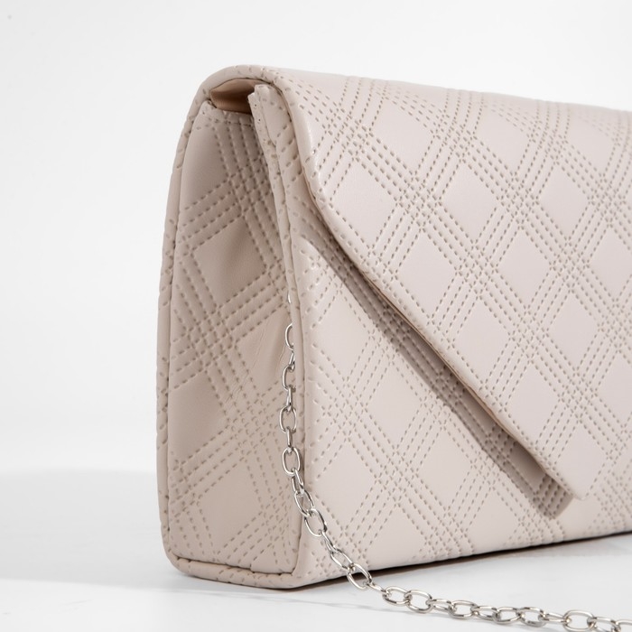 Сумка-клатч на клапане, цвет бежевый