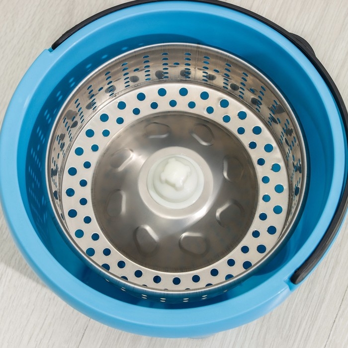 Швабра с отжимом и ведро: ведро с металлической центрифугой 7,2 л, швабра с телескопическим черенком 76-105 см, запасная насадка из микрофибры, цвет МИКС Швабра с отжимом и ведро: ведро с металлической центрифугой 7,2 л, швабра с телескопическим черенком 76-105 см, запасная насадка из микрофибры, цвет МИКС