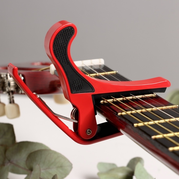 Каподастр для гитары Music Life красный Каподастр для гитары Music Life красный