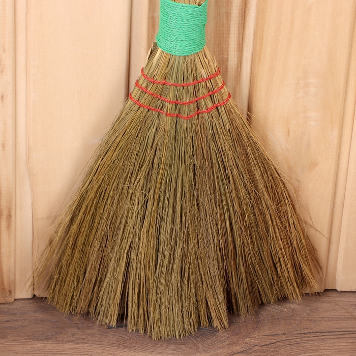 Веник рисовый с бамбуковой ручкой, 23х60 см Веник рисовый с бамбуковой ручкой, 23х60 см