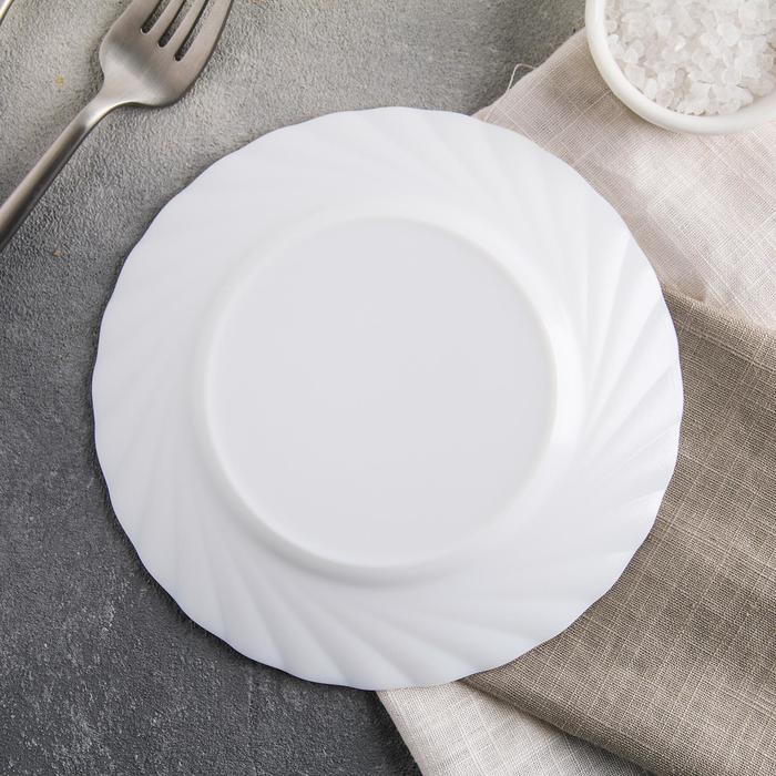 Тарелка плоская Trianon, d=15.5 см, цвет белый Тарелка плоская Trianon, d=15.5 см, цвет белый