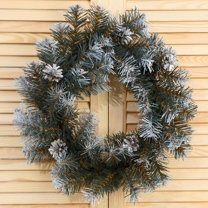 Венок Венок " Зимняя сказка (с серебряными шишками) 45 см